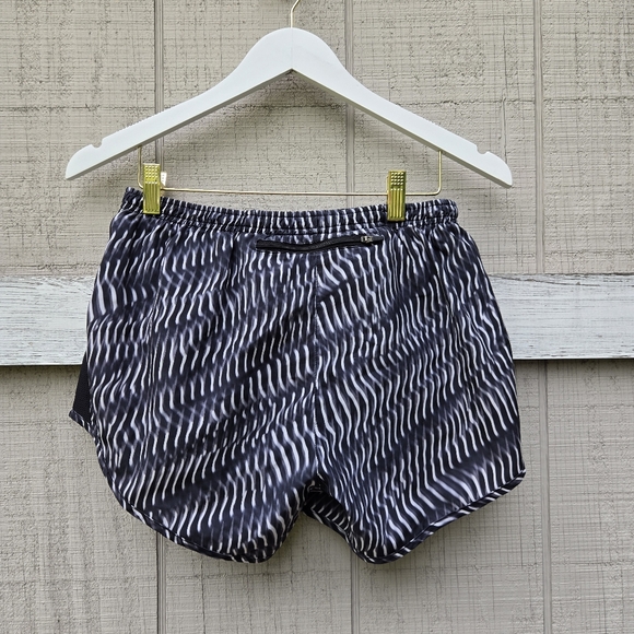 Nike Dri-Fit Athletic Trippy Wavy Tempo Running Short Medium - Picture 7 of 8
